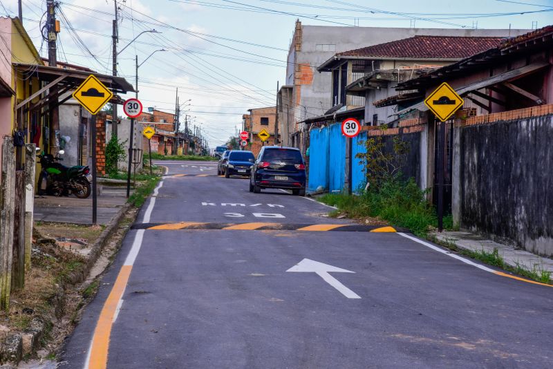 Inauguração das ruas da Comunidade Elo Il no bairro Centro