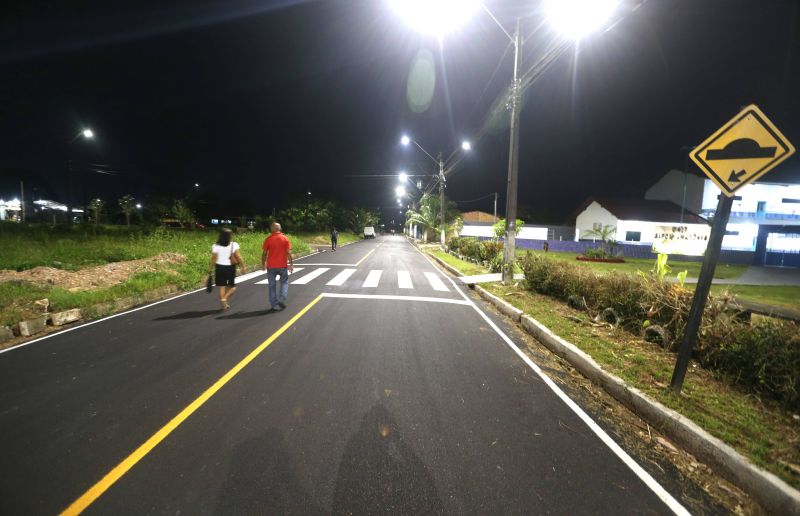 Inauguração asfáltica da rua Coimbra no bairro de Águas Brancas