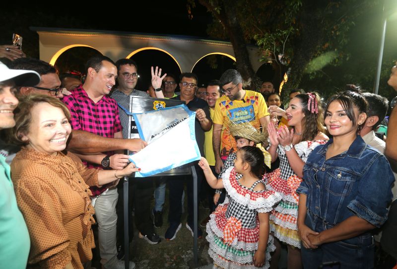 Entrega da Praça Tancredo Neves com Serviço de Reforma e Modernização bairro Coqueiro