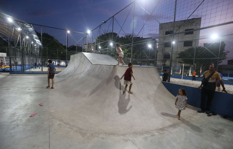 Entrega da Praça Tancredo Neves com Serviço de Reforma e Modernização bairro Coqueiro