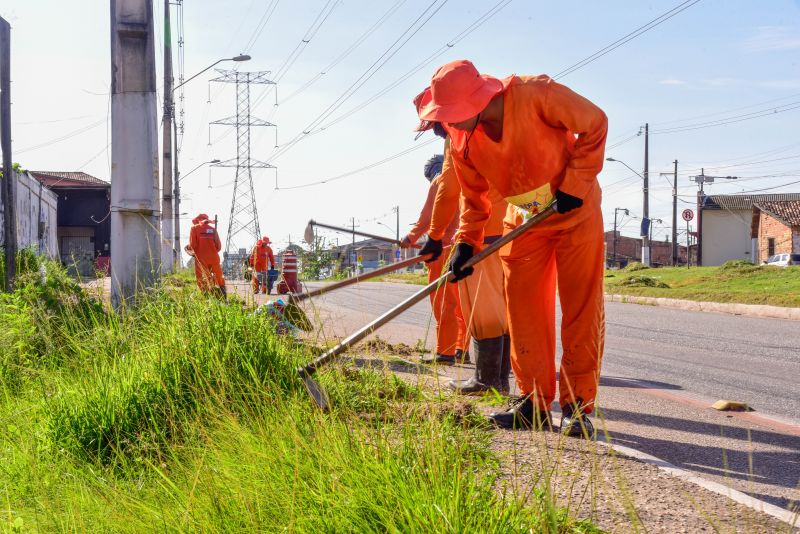 Limpeza da avenida Independência durante o mês de julho