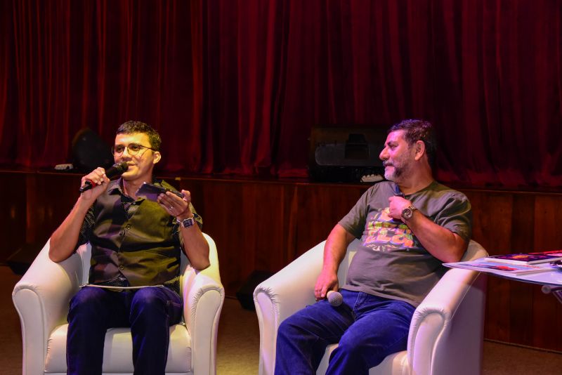 Palestras sobre a semana do folclore no teatro Municipal de Ananindeua