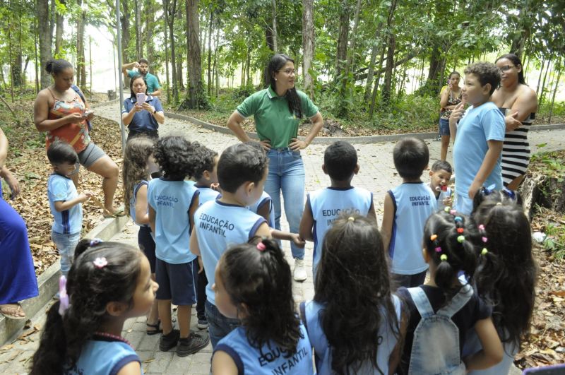 Atividades alusivas ao dia da árvore no Bosque Marajoara no conjunto Júlia Seffer