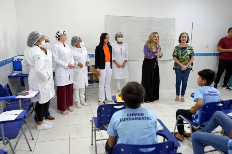 Programa Saúde na Escola com vacinação na EMEF João Paulo II na Cidade Nova VI