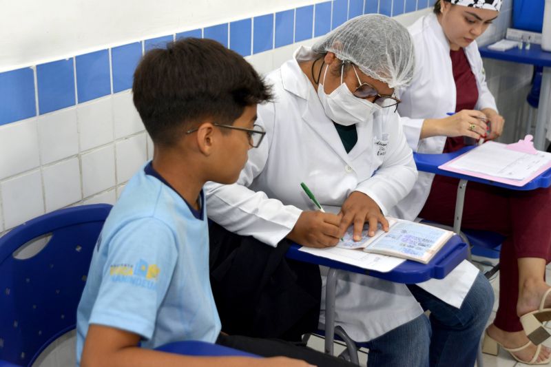 Programa Saúde na Escola com vacinação na EMEF João Paulo II na Cidade Nova VI