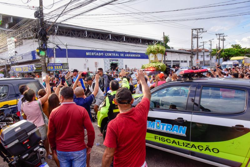 Imagens do traslado da imagem peregrina de nossa senhora de Nazaré em Ananindeua