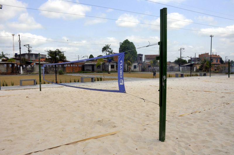 Praça Maria do Socorro de Souza Oliveira na avenida Tumucumaque no Curuçambá