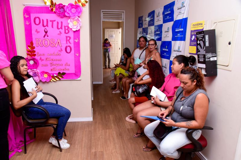 Ação Mulher no mês de Outubro Rosa