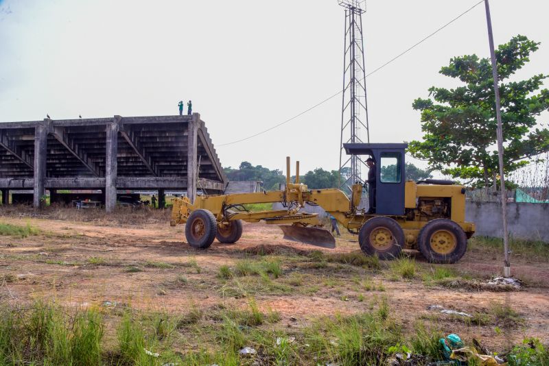 Limpeza na área do Estadio Municipal De Ananindeua