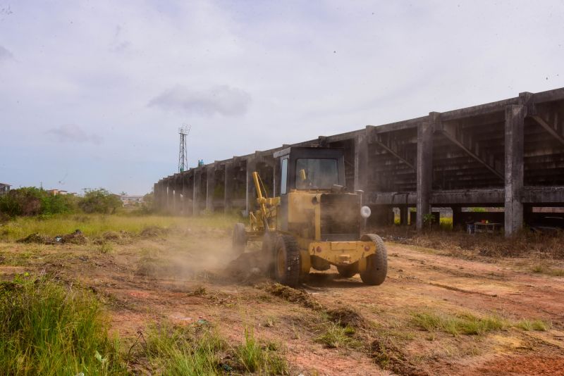 Limpeza na área do Estadio Municipal De Ananindeua