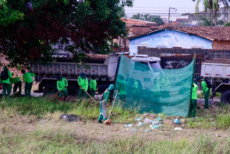 Limpeza na área do Estadio Municipal De Ananindeua