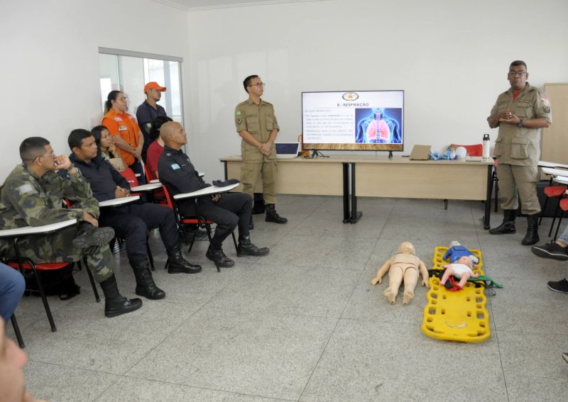 Acompanhamento do curso de primeiros socorros da equipe da Defesa Civil de Ananindeua