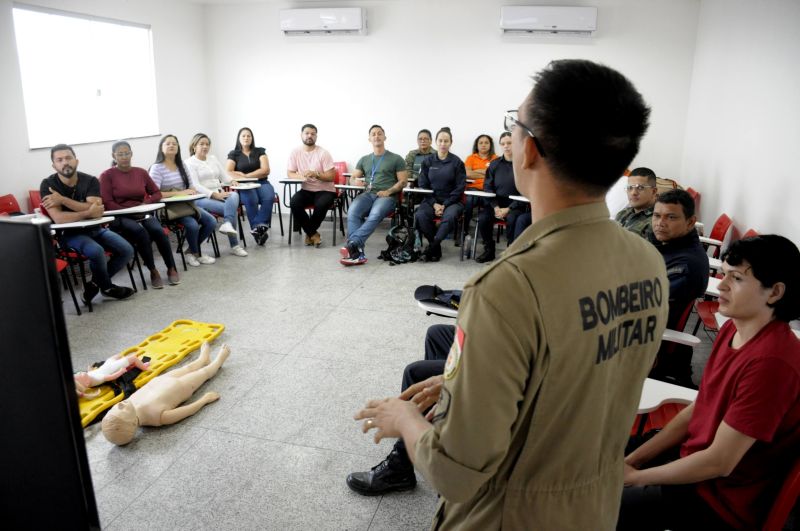 Acompanhamento do curso de primeiros socorros da equipe da Defesa Civil de Ananindeua