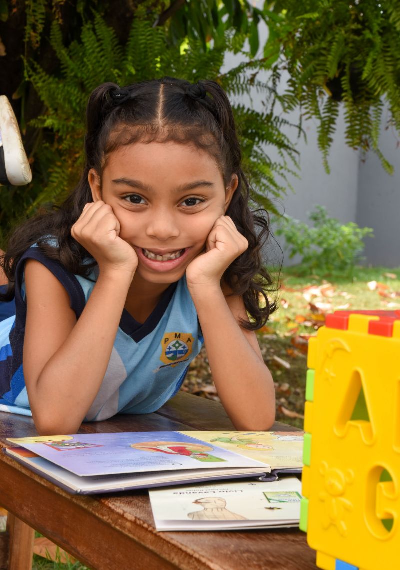 Imagens de alunos do alfaletra do programa de alfabetização