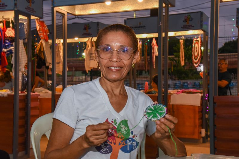 Oficina de crochê e imagens da feira do artesanato