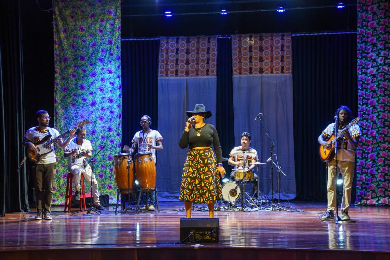 Abertura de 21 dias de ativismo no Teatro Municipal de Ananindeua