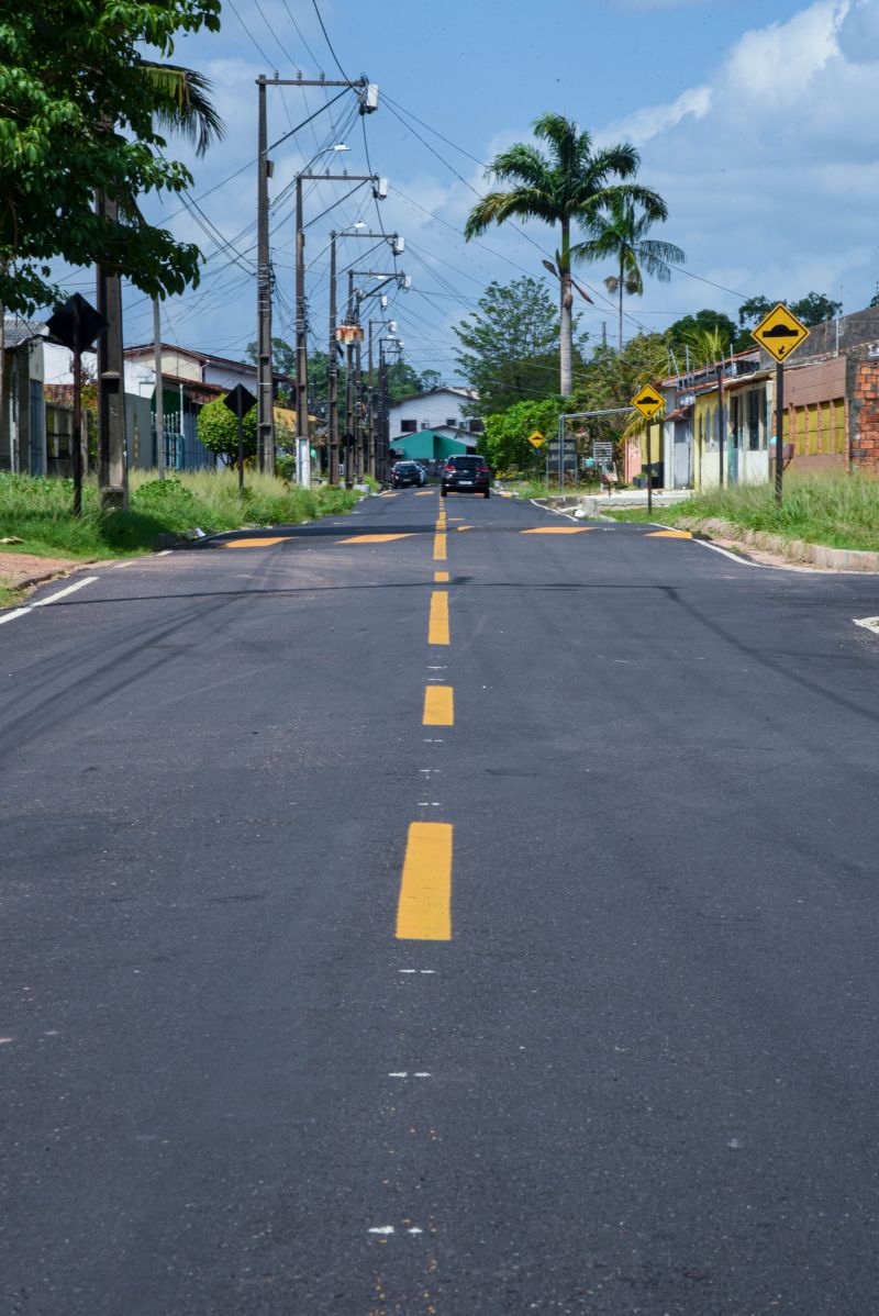 Imagens de apoio das ruas asfaltadas e com sinalização vertical e horizontal no conjunto Julia Seffer