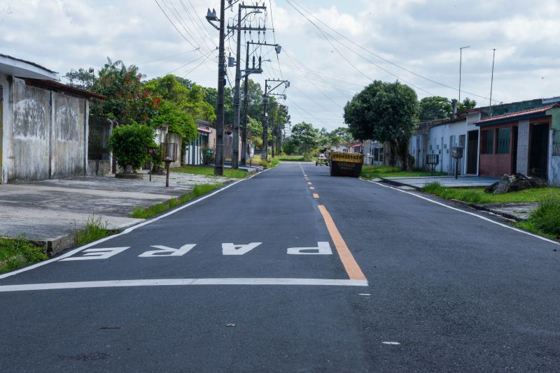 Imagens de apoio das ruas asfaltadas e com sinalização vertical e horizontal no conjunto Julia Seffer