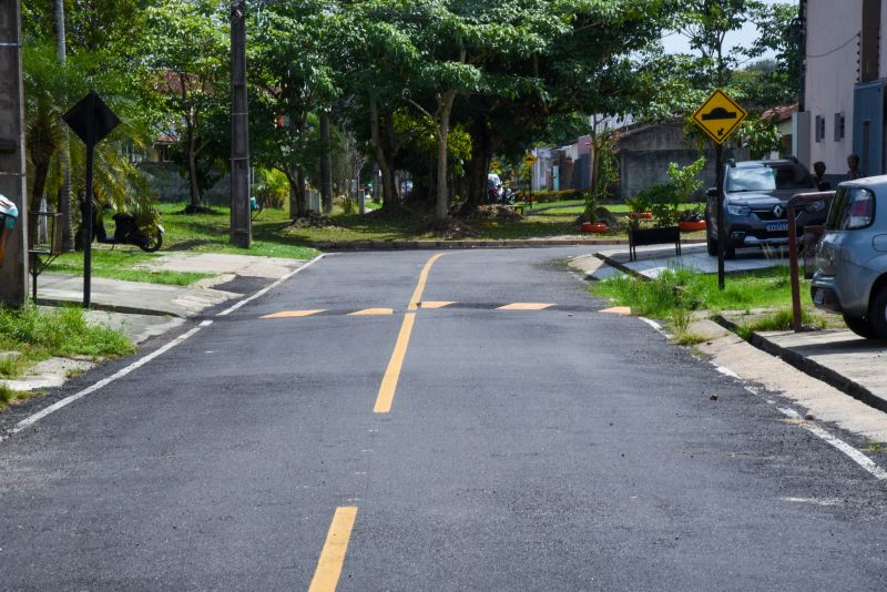 Imagens de apoio das ruas asfaltadas e com sinalização vertical e horizontal no conjunto Julia Seffer