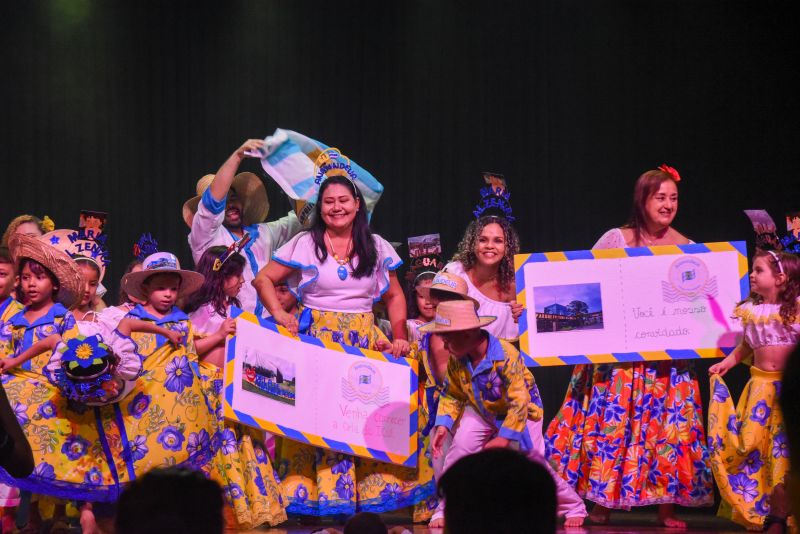 Apresentação da CMREI Maria Alzenira Pinheiro Canavarro, com o tema Orgulho De Ser Anani