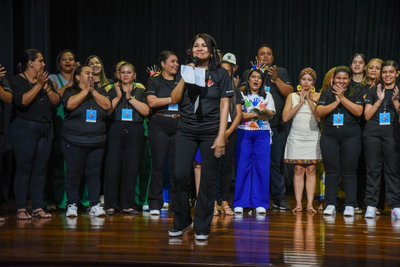 Apresentação da CMREI Maria Alzenira Pinheiro Canavarro, com o tema Orgulho De Ser Anani