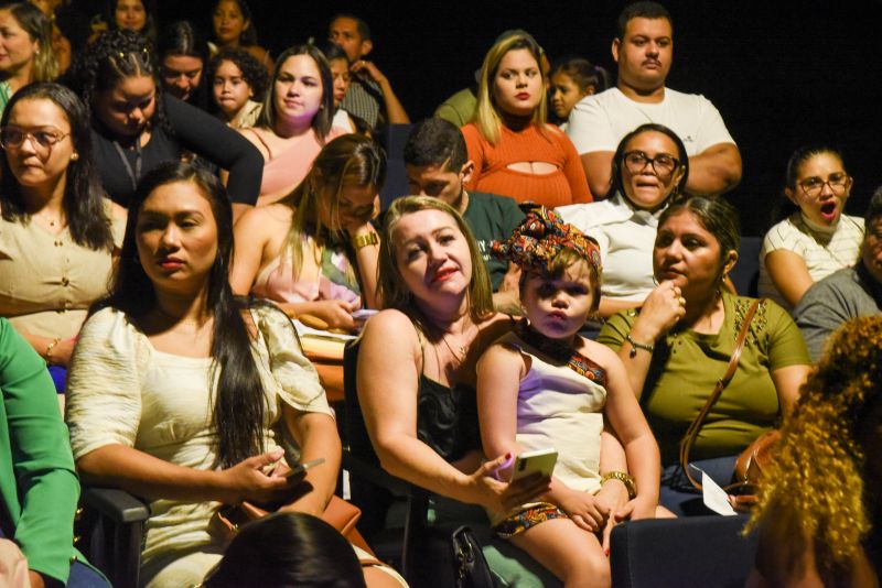 Apresentação da CMREI Maria Alzenira Pinheiro Canavarro, com o tema Orgulho De Ser Anani