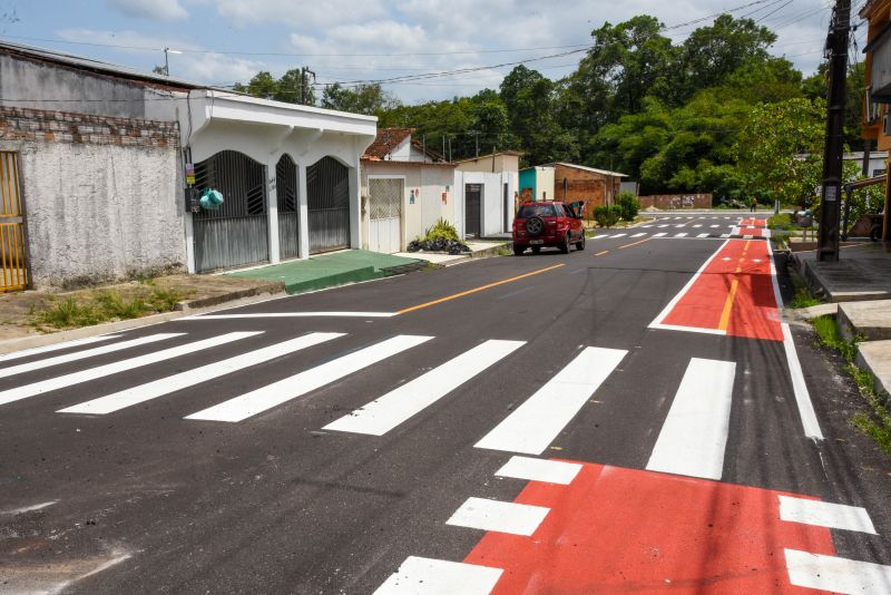 Imagens da revitalização de sinalização na Av Principal do Icuí Guajará