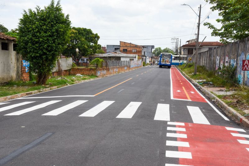 Imagens da revitalização de sinalização na Av Principal do Icuí Guajará