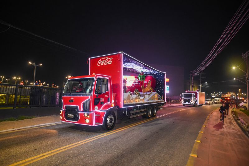 Caravana do Papai Noel e Coca Cola no Parque Vila Maguary