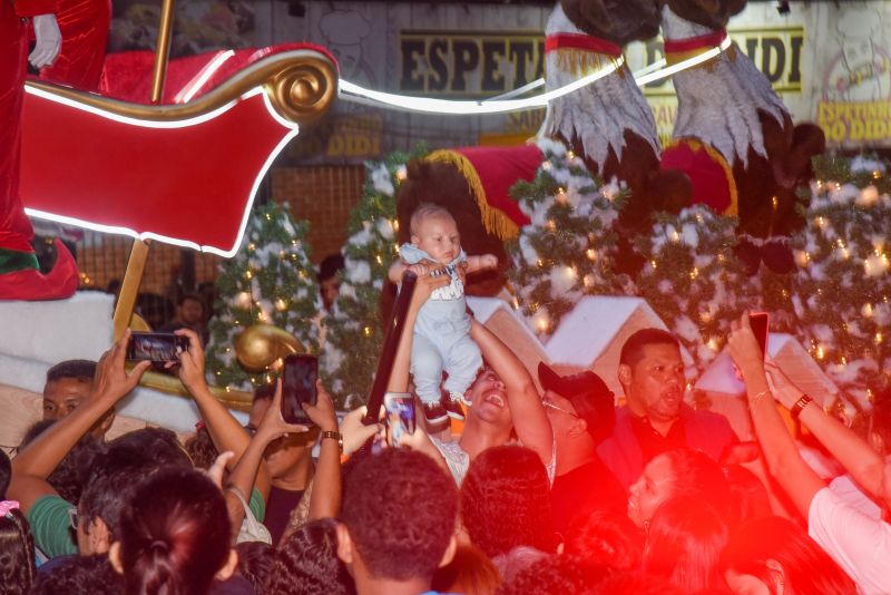 Caravana do Papai Noel e Coca Cola no Parque Vila Maguary