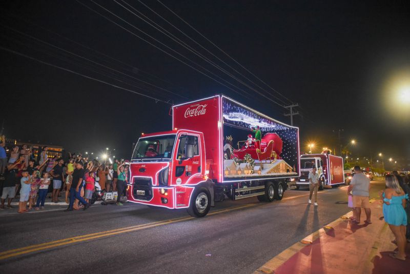 Caravana do Papai Noel e Coca Cola no Parque Vila Maguary