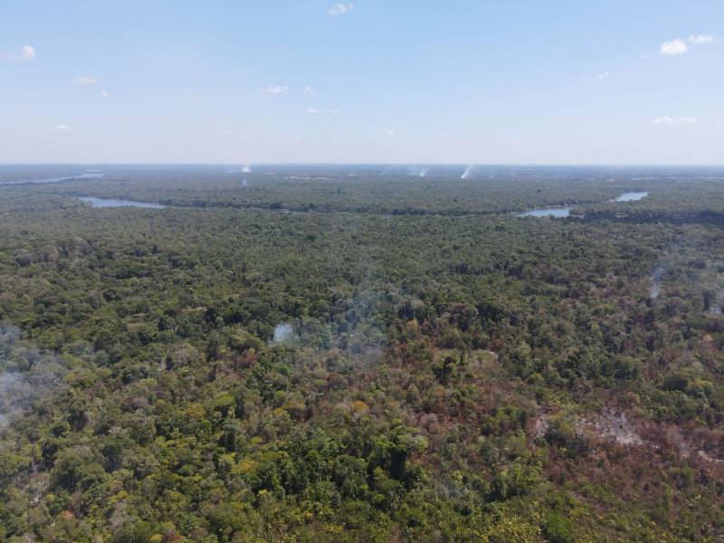 Imagem de drone da SEMA, que mostram como os focos de incêndios abrangem várias áreas.