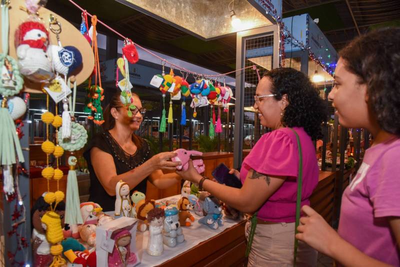 notícia: Feira do Artesanato oferece qualificação através de oficina de crochê 