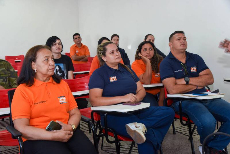 Os servidores públicos estavam bastante atentos durante o curso