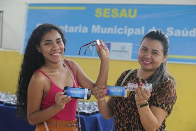 galeria: Entrega de óculos aos pacientes atendidos no Corujão da Saúde na Pedreirinha bairro da Guanabara