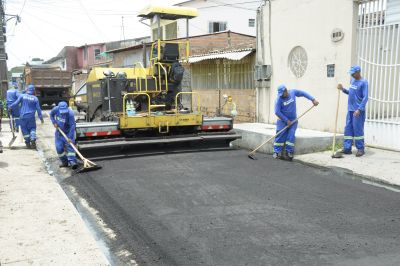 Galeria: Imagens do serviço de asfaltamento na rua dona Agueda na Águas Brancas