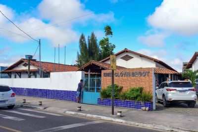 notícia: Escola Clóvis de Souza Begot ganha quadra coberta, com arquibancada e vestiários