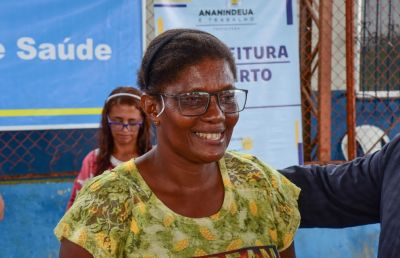 notícia: Programa "Olhar Ananindeua" entrega 289 óculos no bairro do 40 horas