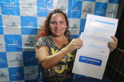 notícia: Famílias do Curuçambá são beneficiadas com título de propriedade pelo programa “ Ananindeua Legal”