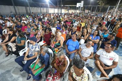 notícia: Programa “ Ananindeua Legal” entrega 1.388 títulos para famílias do bairro das Águas Lindas 