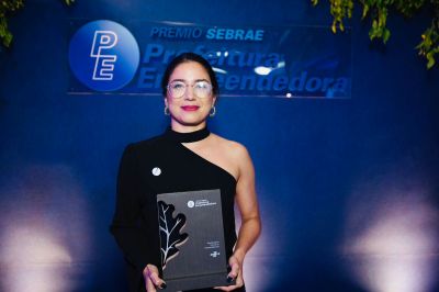 notícia: Prefeitura de Ananindeua recebe prêmio do Sebrae