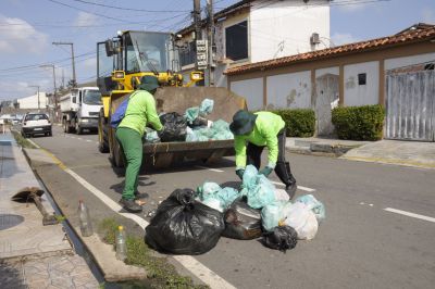 notícia: Prefeitura de Ananindeua realiza Força Tarefa para regularizar a situação do lixo no município