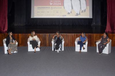 notícia: Debate no Teatro Municipal de Ananindeua promove reflexões sobre lutas femininas inspirado no longa "O bem virá"