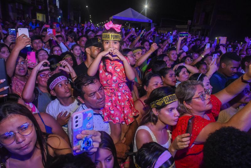 Comemoração de 81 Anos de Ananindeua com show de Isadora Pompeo na Av Santa Fé no bairro Icuí Guajará
