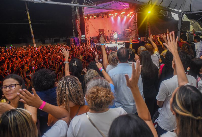 Comemoração de 81 Anos de Ananindeua com show de Isadora Pompeo na Av Santa Fé no bairro Icuí Guajará
