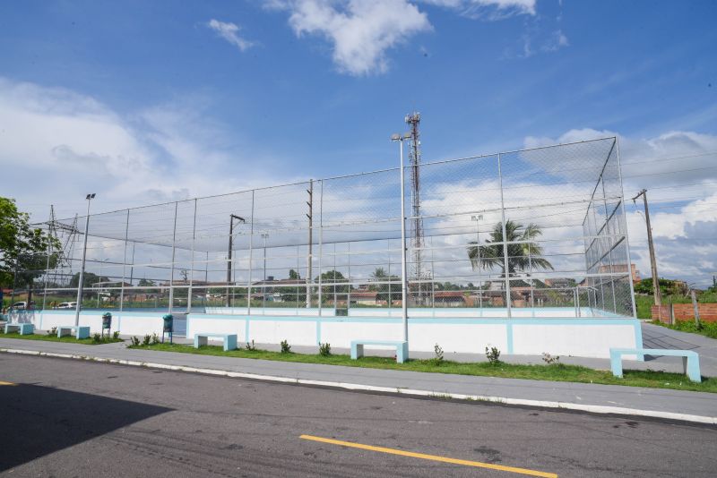 Imagens da praça Maria das Dores Santos Sousa no bairro do Curuçambá