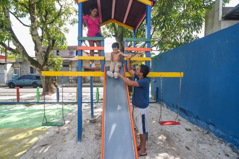 Imagens da praça Maria das Dores Santos Sousa no bairro do Curuçambá