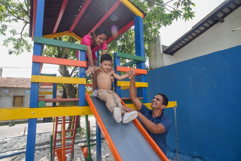 Imagens da praça Maria das Dores Santos Sousa no bairro do Curuçambá