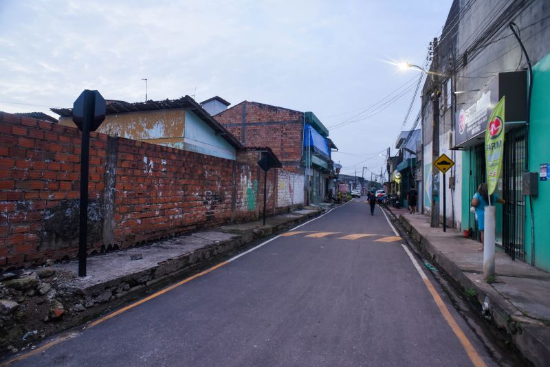 Inauguração das ruas pavimentadas e com sinalização horizontal e vertical, alamedas 11,12,13,14 e 16 no conjunto Sabiá no bairro 40 Horas