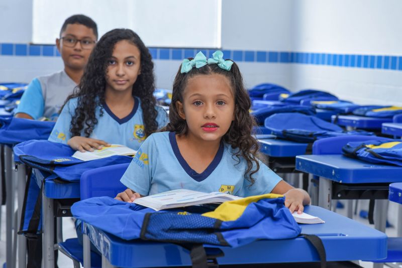 Inauguração da EMEF Maria Estelita Barbosa da Silva, no conjunto Gira Sol bairro Águas Brancas